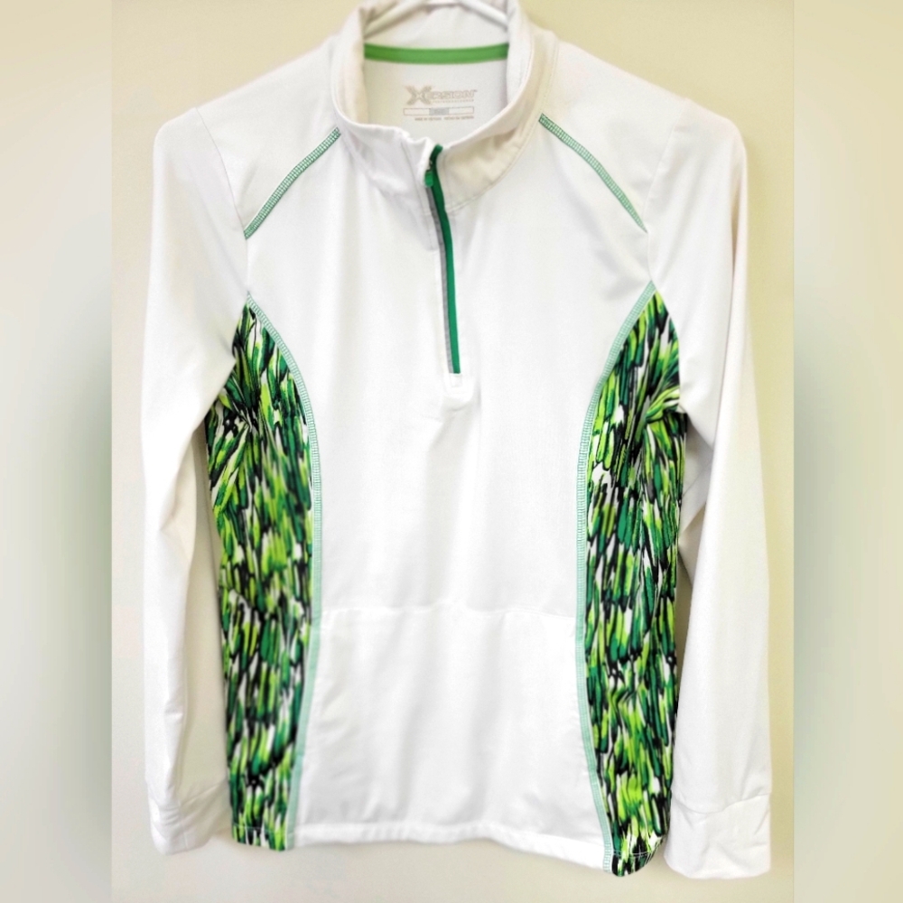Performance sleeved top